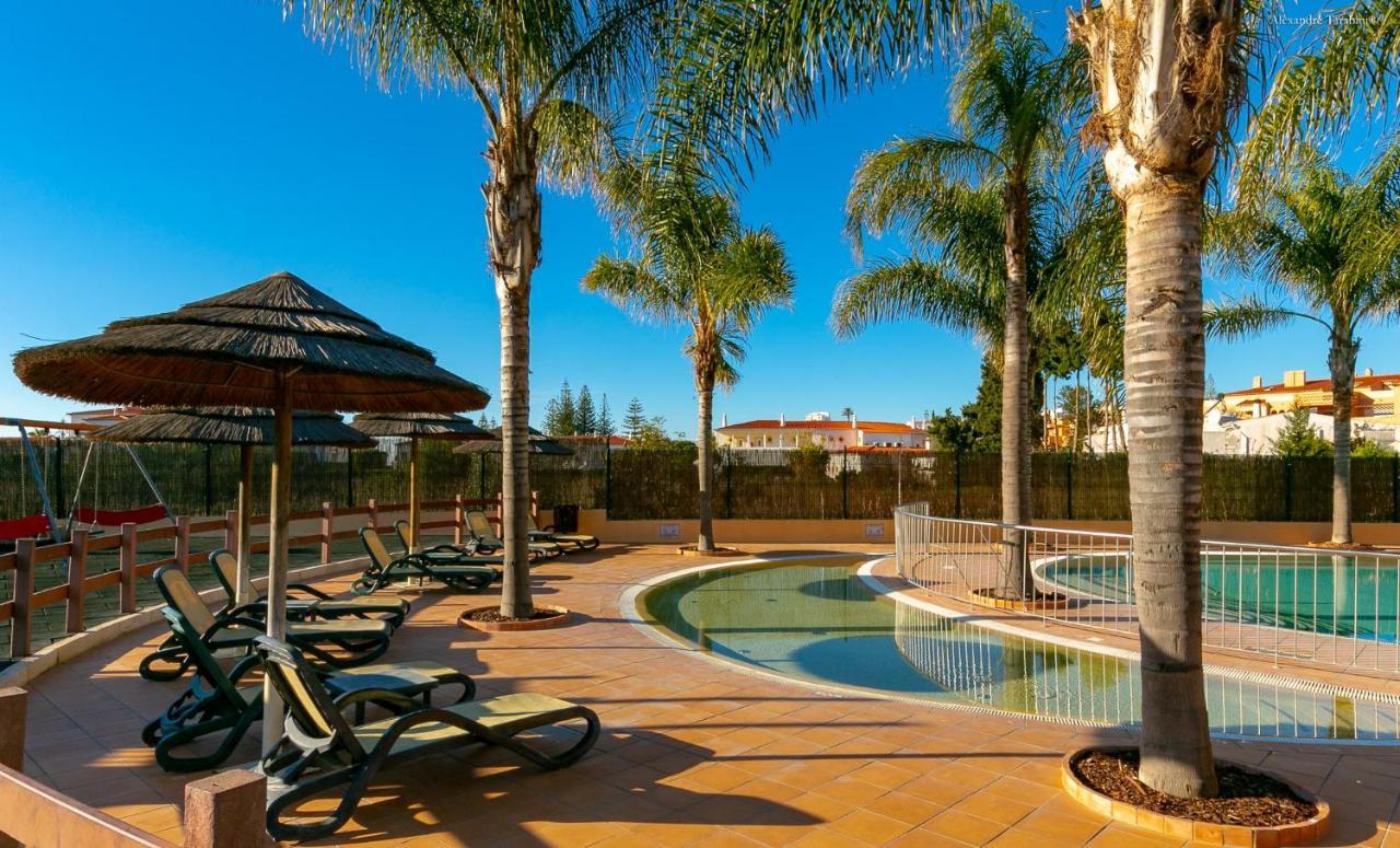 Luzbay Pool Apartments Exteriér fotografie